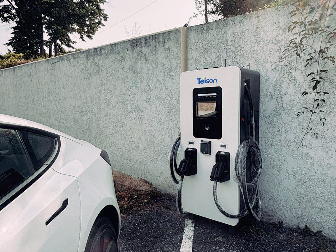Teison 60kW DC PRO gyorstöltő POS rendszerrel Franciaországban, 2025 Teison 60kW DC PRO gyorstöltő POS rendszerrel Franciaországban, 2025