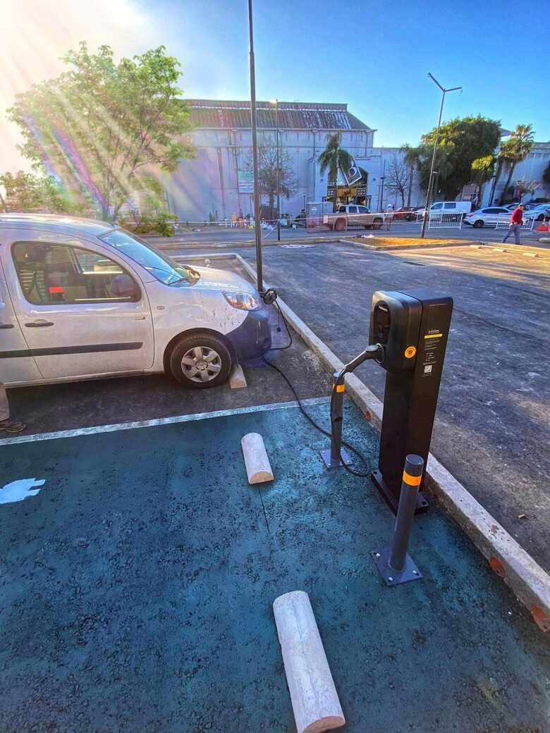 Teison Commercial OCPP Wallbox Charger Project asennettu Parkingiin, 2024