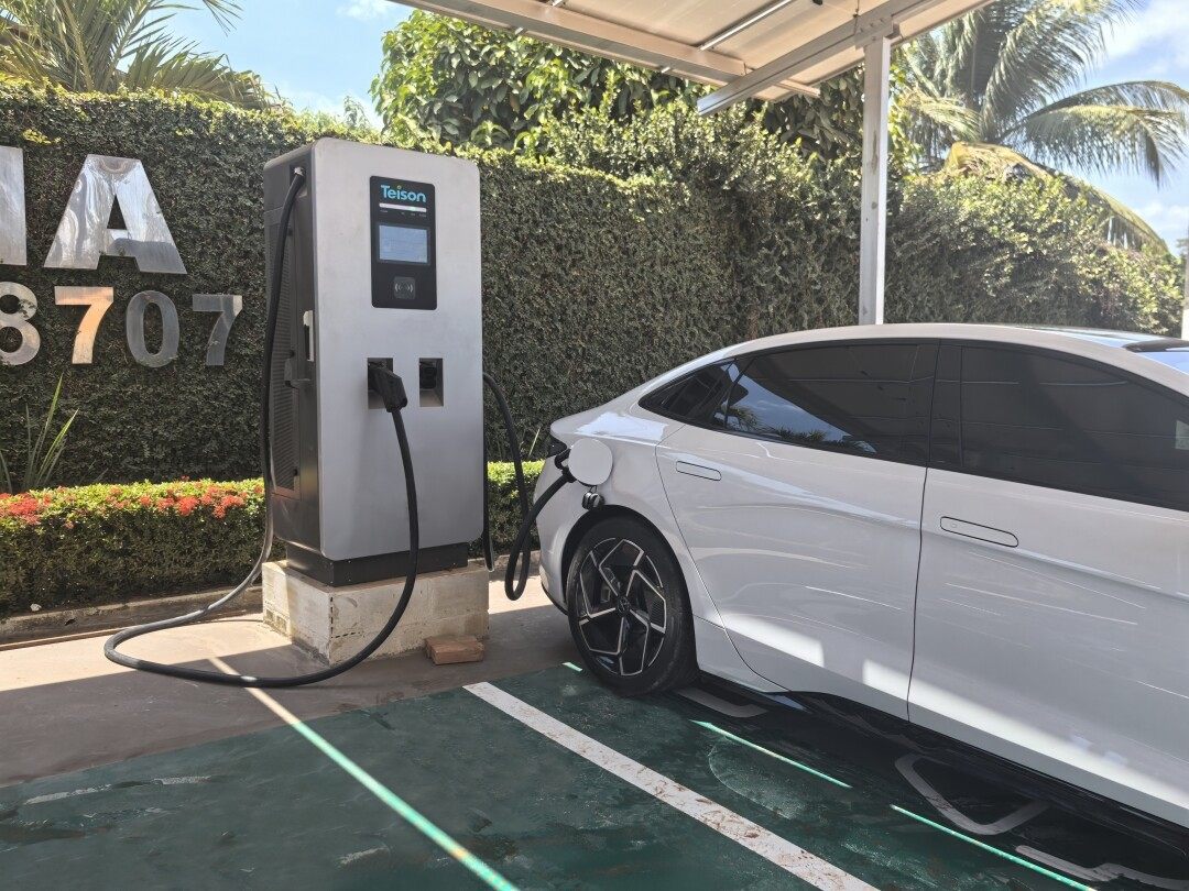 Teison DC Pro 120kW DC hurtigladestasjon installert i Parking, 2024 Teison DC Pro 120kW DC hurtigladestasjon installert i Parking, 2024