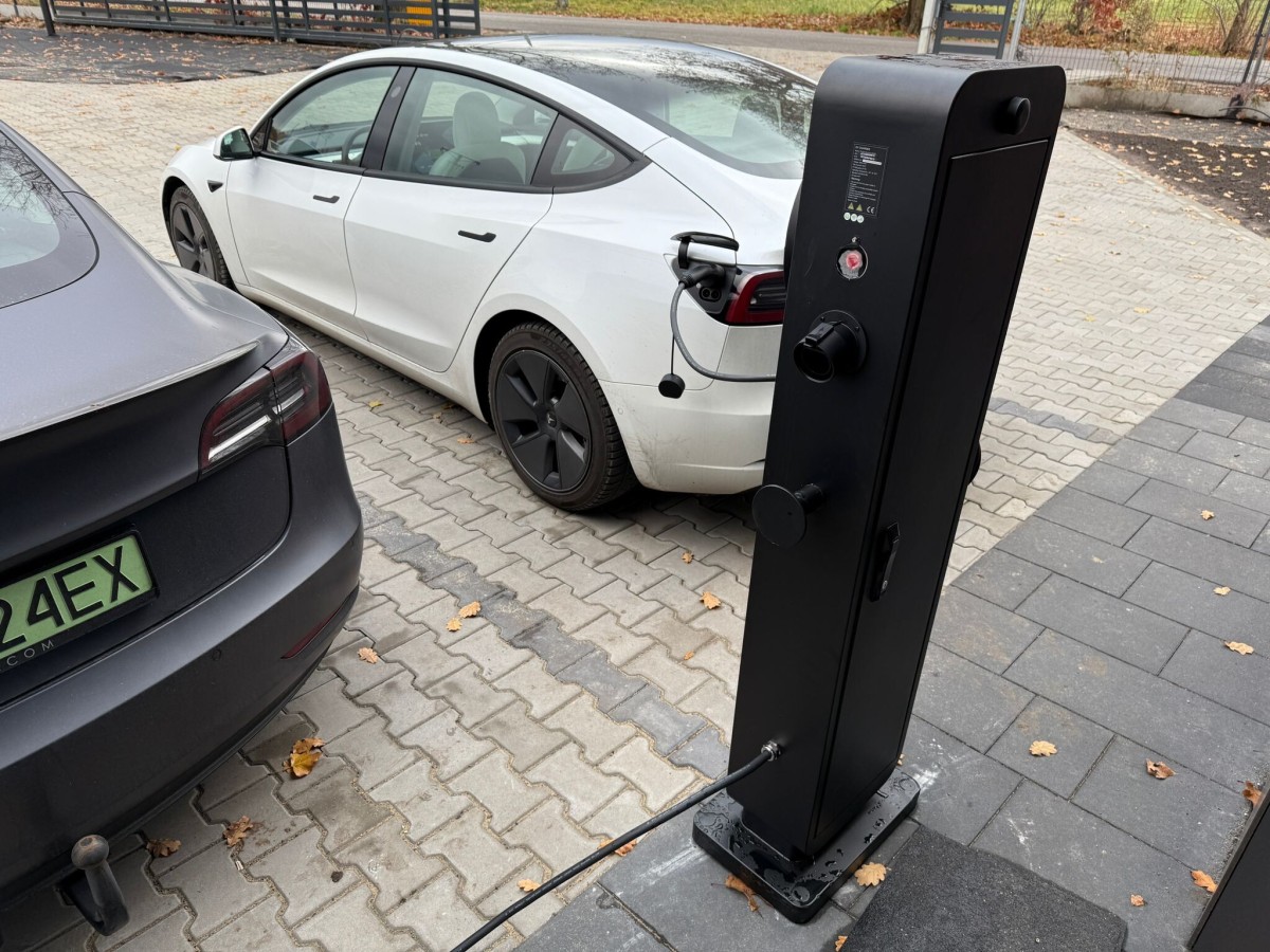 Teison Smart Twins Dual Socket Fast EV Charger installed in Poland