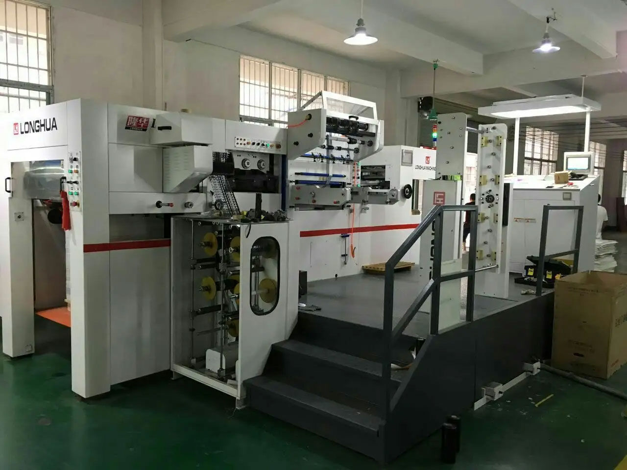 Automatic-hot-stamping-machine