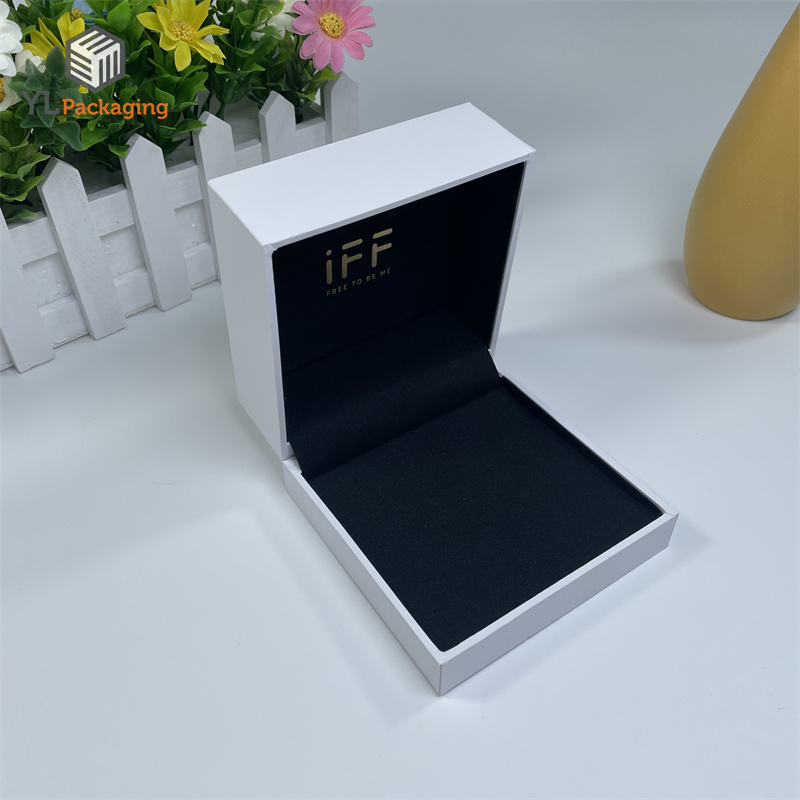 luxury custom logo plastic jewelry box paper