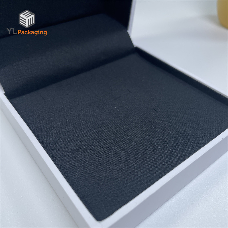 jewelry box paper inside detail