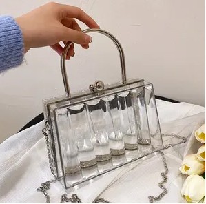 الكشف عن جاذبية ألواح الأكريليك: تحويل المساحات بأناقة وتنوع