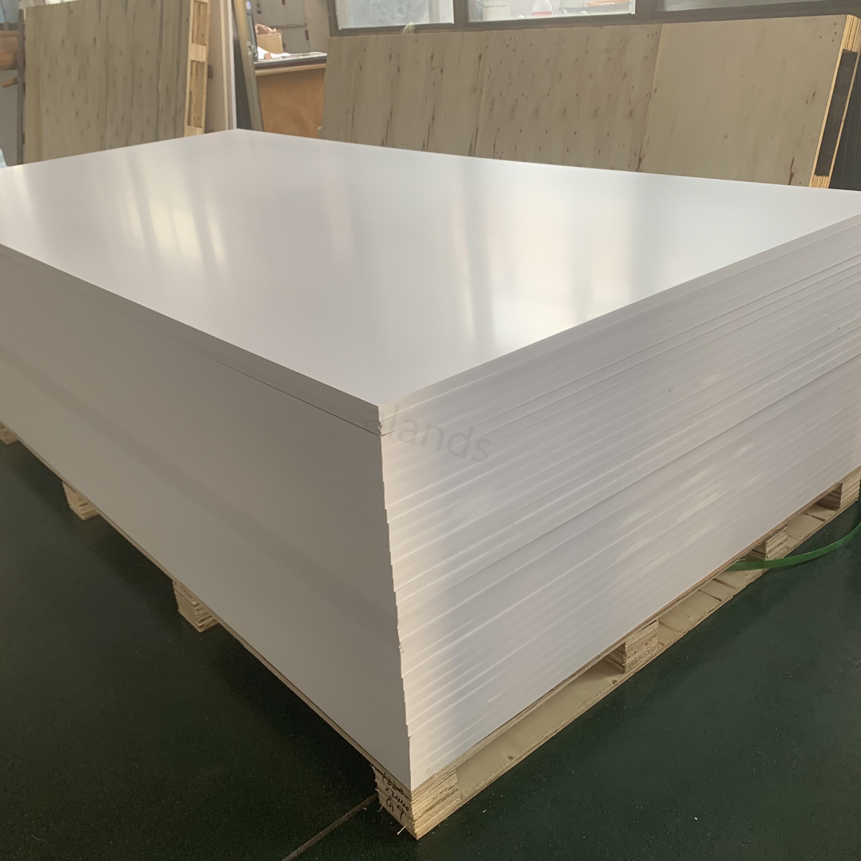 Feuilles de mousse PVC 4x8