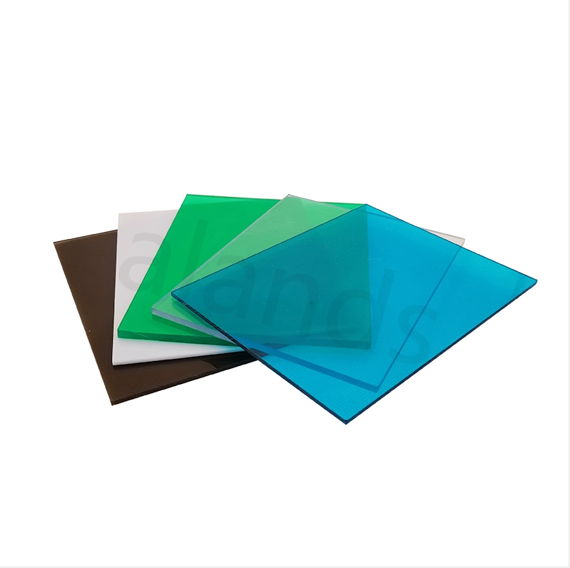 Plaques en polycarbonate pour toiture, serres et cloisons intérieures