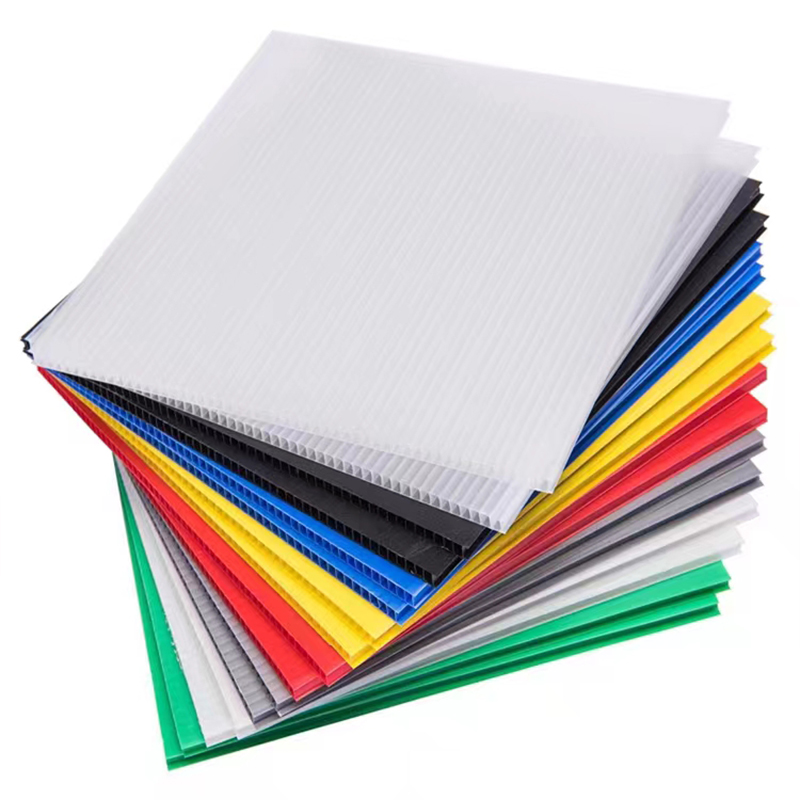 Plaques en plastique ondulé PP traitées corona, plaques Coroplast PP de 4 mm et 5 mm
