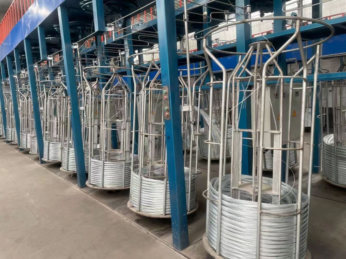 Galvanized Steel Wire. Zinc Coating: 60 - 300 G/M². Long-Lasting Anti-Corrosion