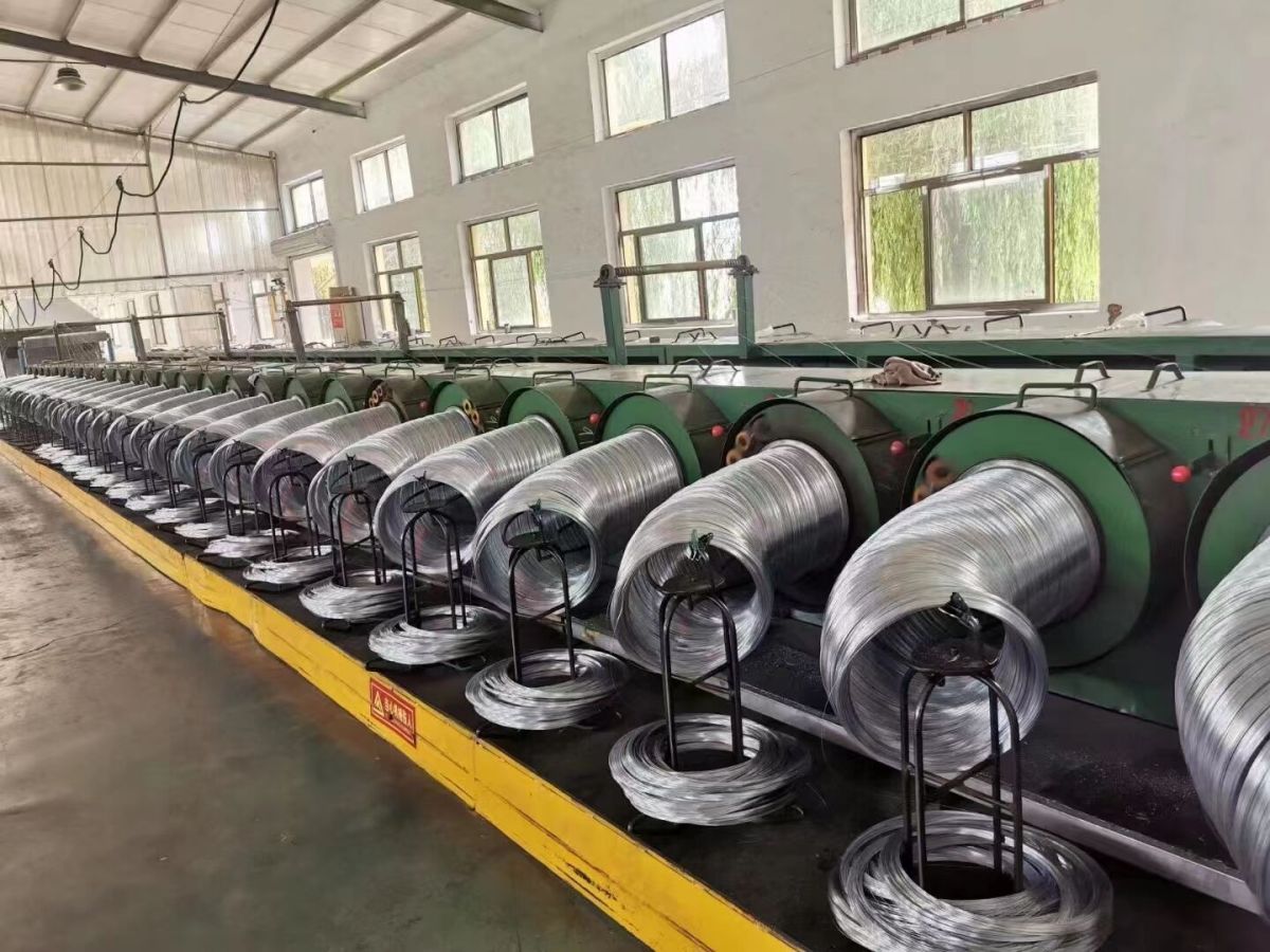 Galvanized Steel Wire. Zinc Coating: 60 - 300 G/M². Long-Lasting Anti-Corrosion