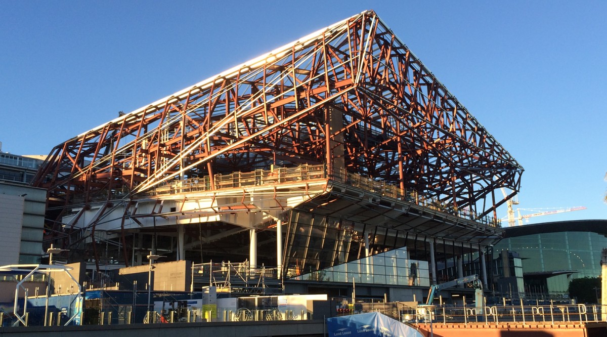 FullWidth How do steel structures support complex architectural designs?