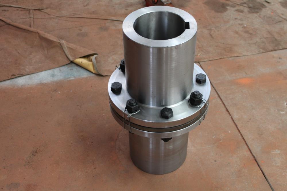 Diaphragm coupling engages in activities