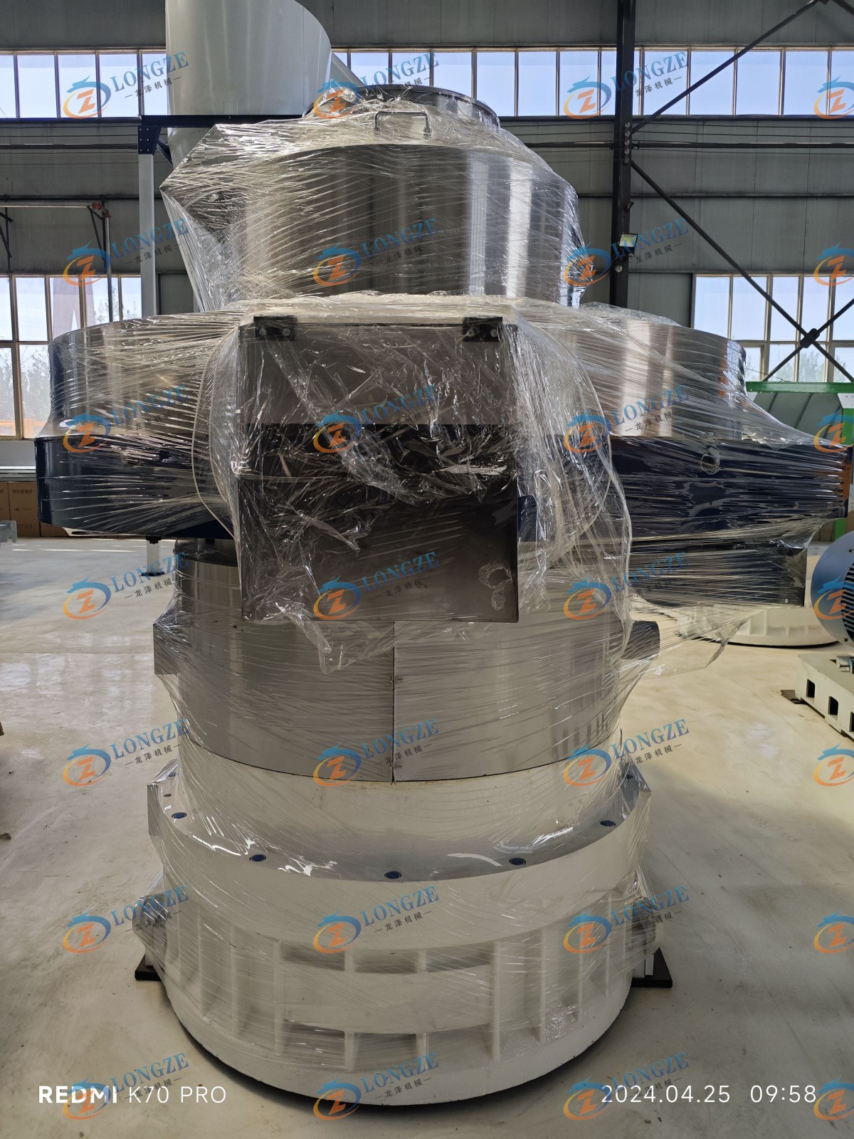 IMG_20240425_095806.jpg 90KW XGJ560 pellet machine shipped to India