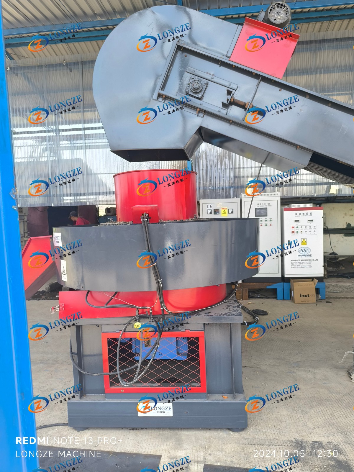 LONGZE 2t/h plastic briquette production line operation running