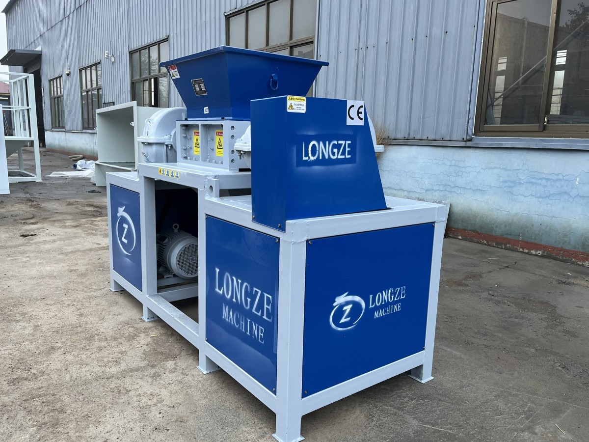 Multifunctional Double Shaft Shredder Machine shipped to India