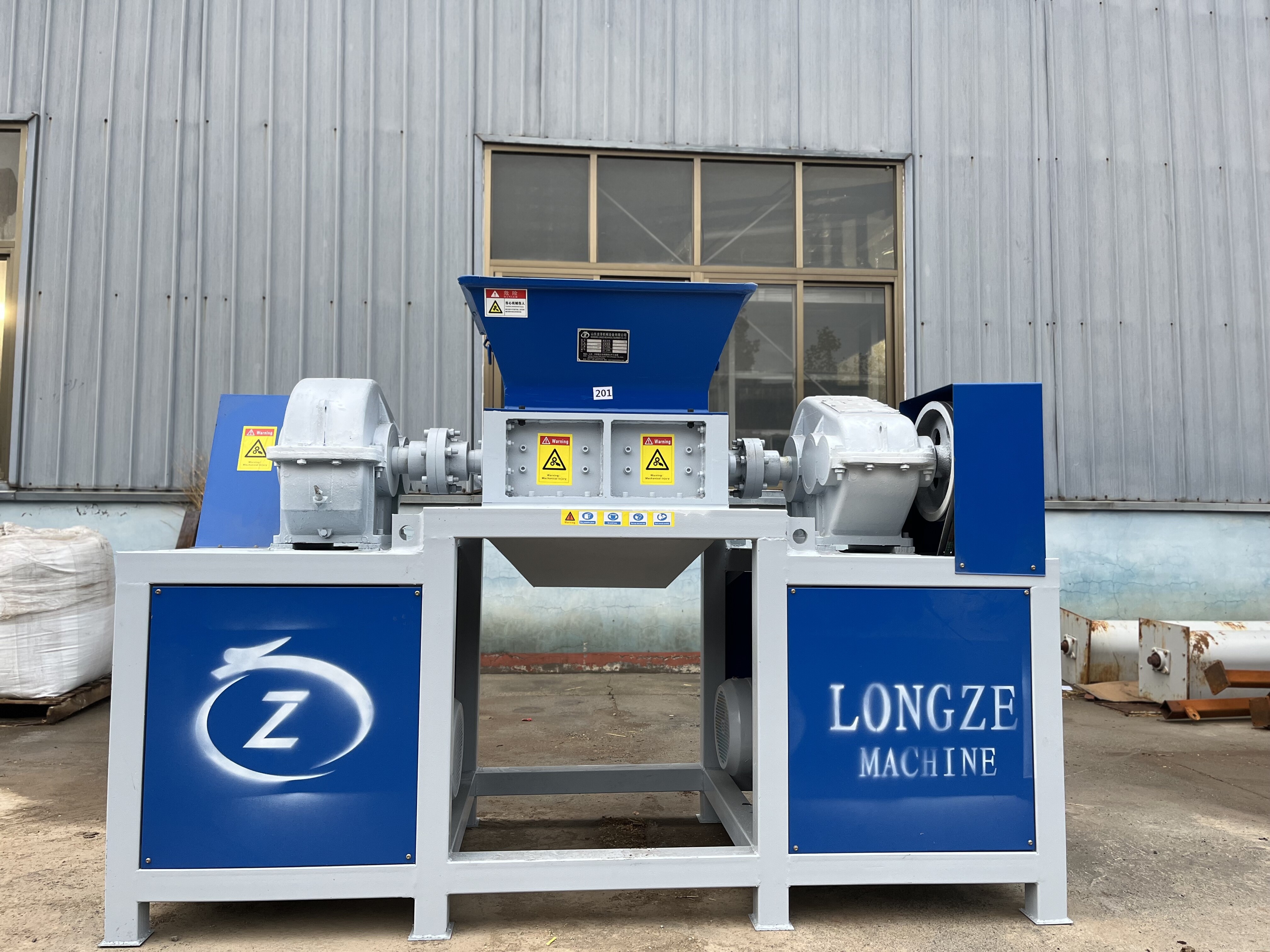 Multifunctional Double Shaft Shredder Machine shipped to India