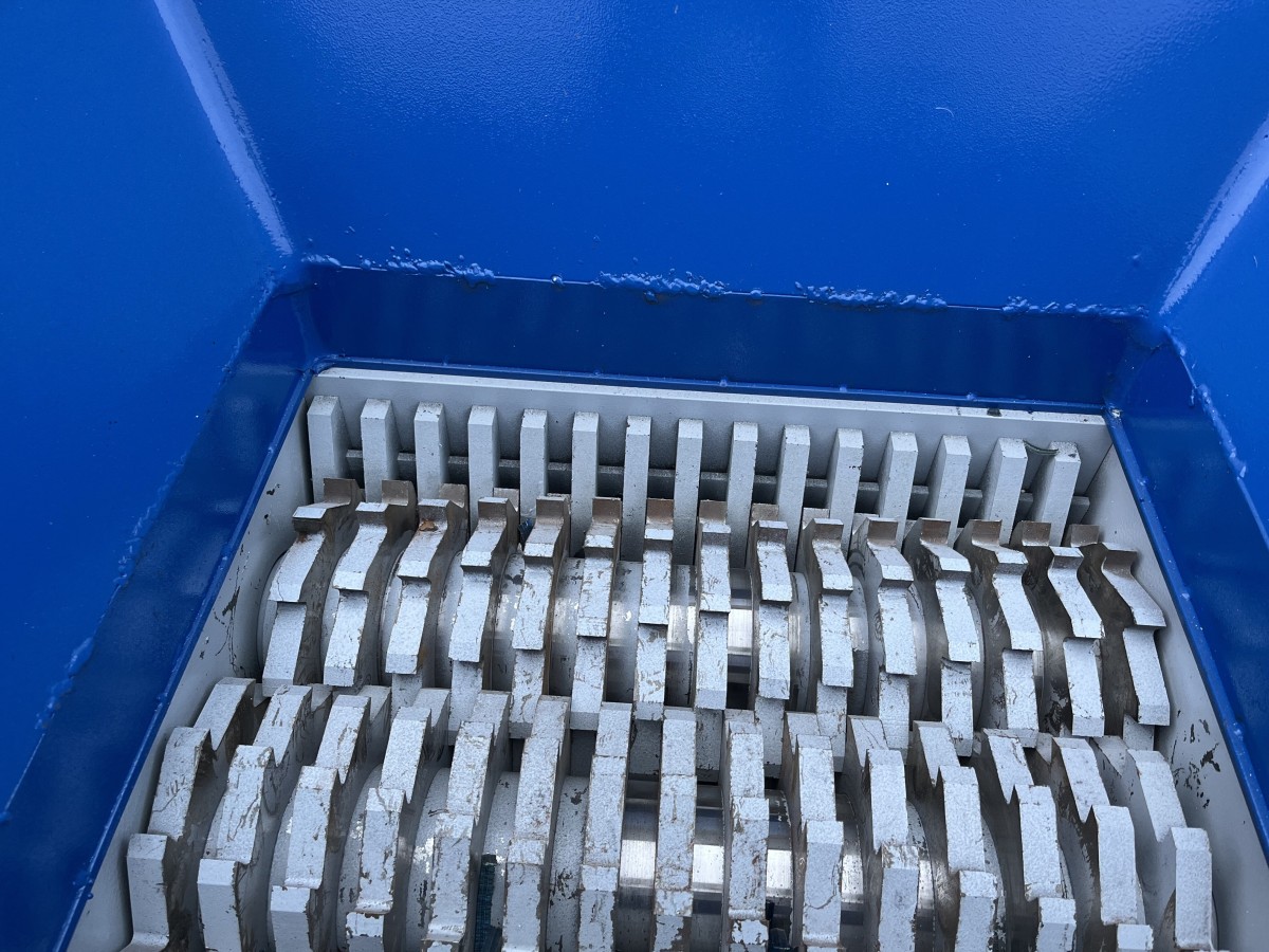 Double Roller Shredder shipped to India