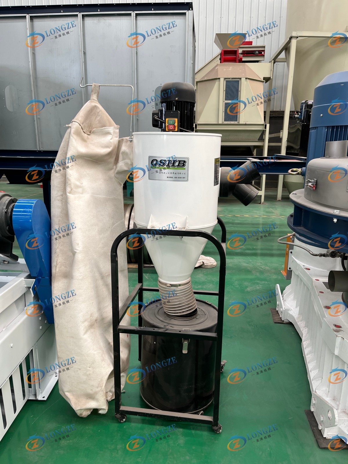 65a1550f1ad0d16d627917c05380228 SHANDONG LONGZE ~ 1.5-2T/H 132KW WOOD PELLET MACHINE