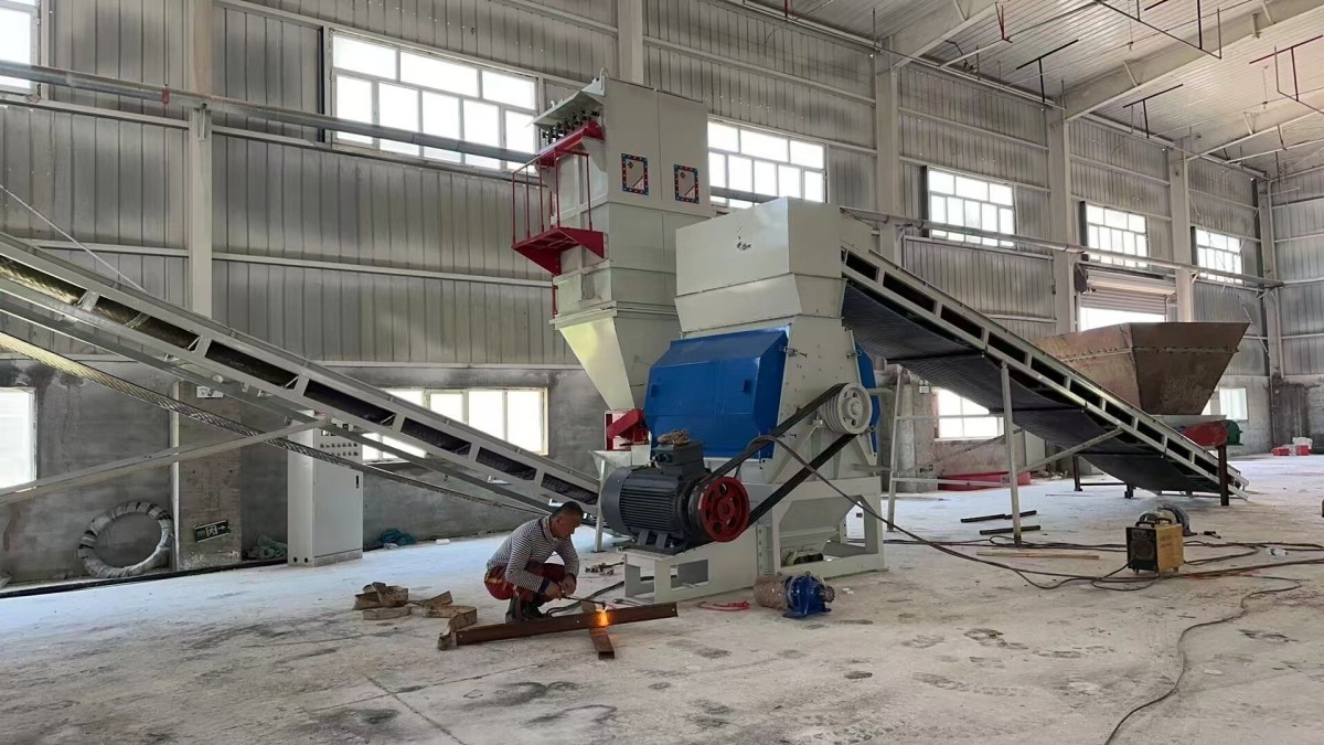 1 Introduce Hammer Mill (Discharge with Double Screw Conveyor)