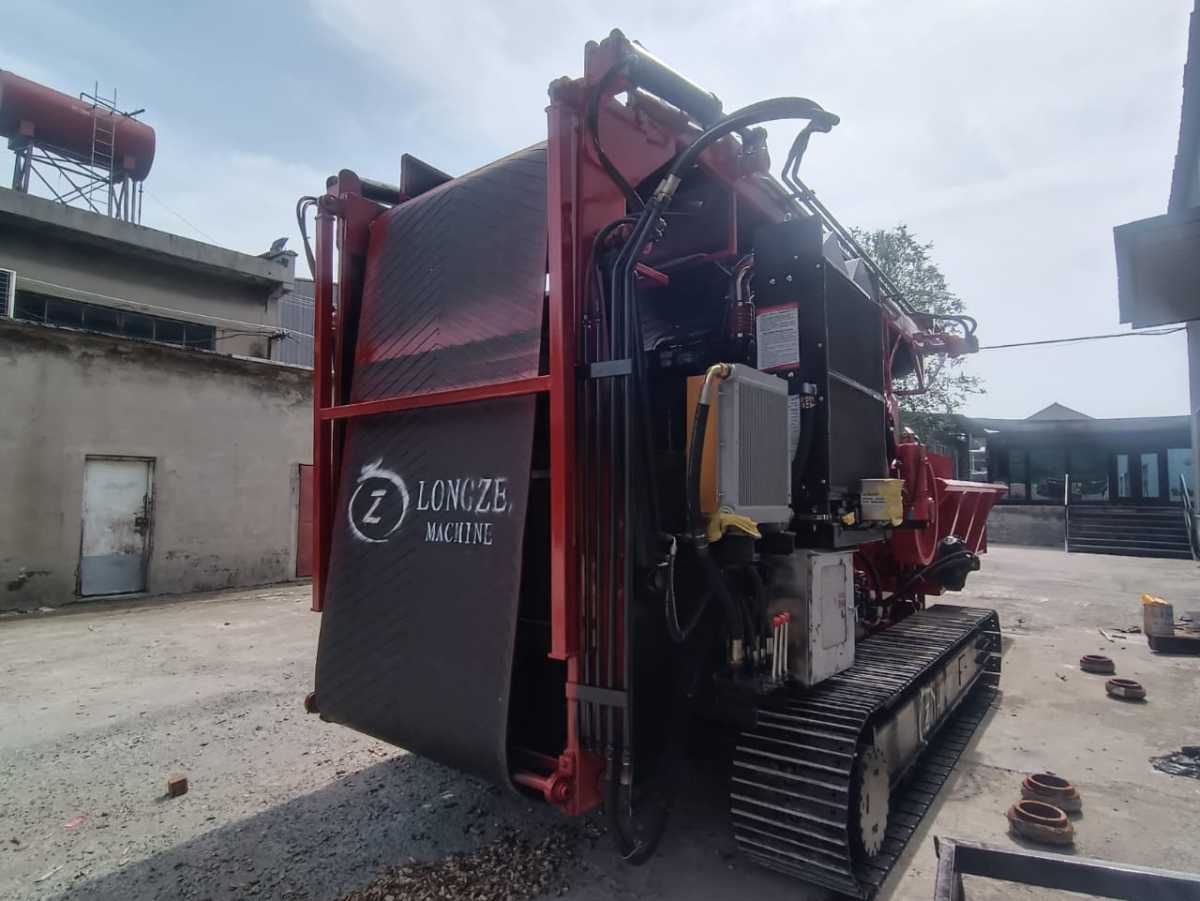 ??LONGZE WHOLE HYDRAULIC CONTROL CRAWLER WOOD CHIPPER SEND TO EUROPE