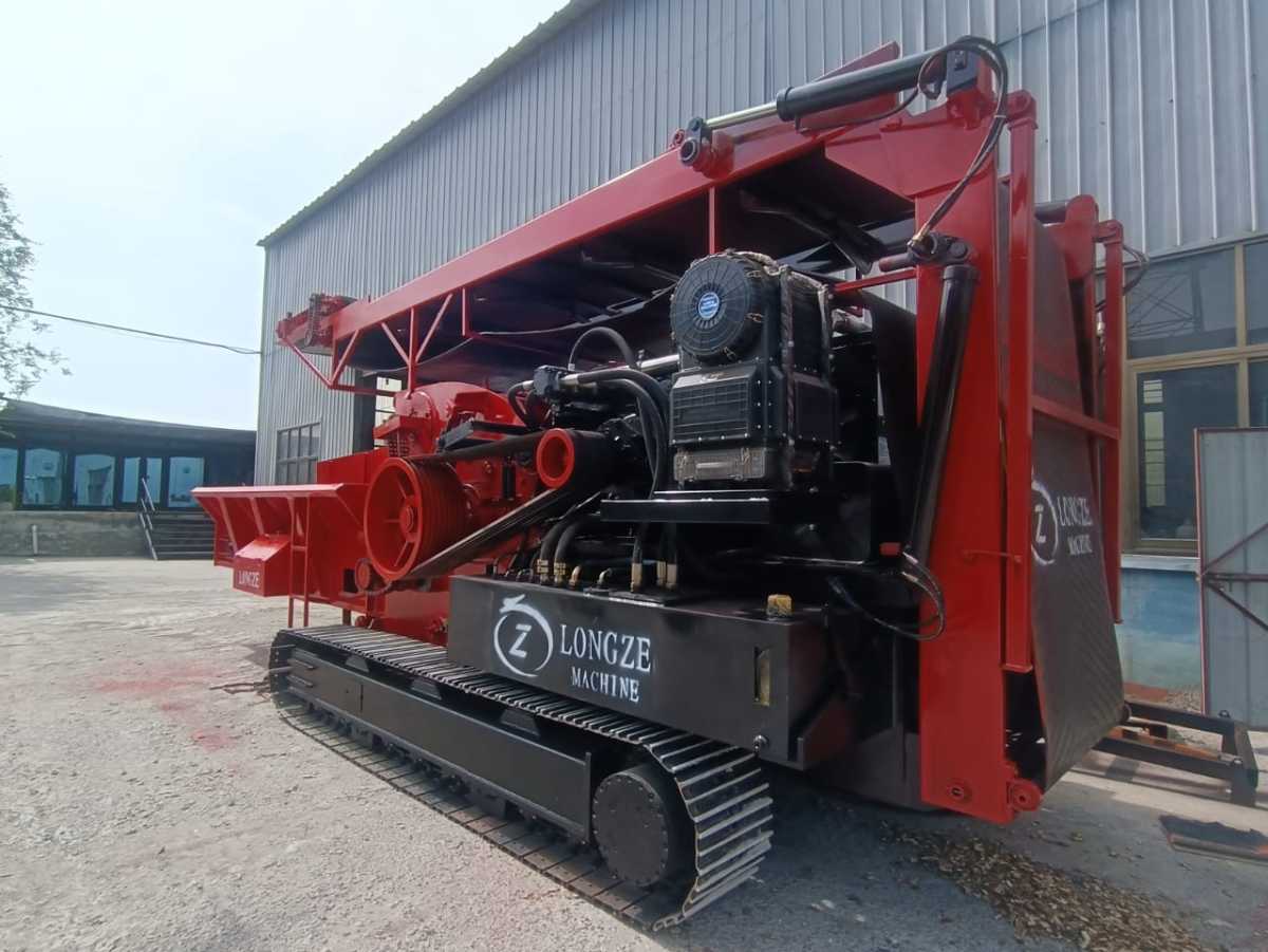 ??LONGZE WHOLE HYDRAULIC CONTROL CRAWLER WOOD CHIPPER SEND TO EUROPE