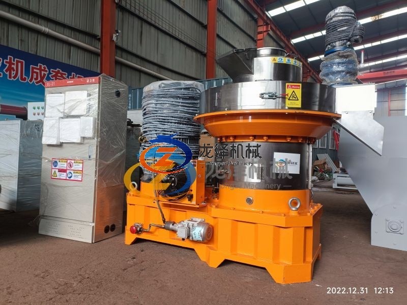 Export 90kw XGJ560 wood pellet machine to INDIA