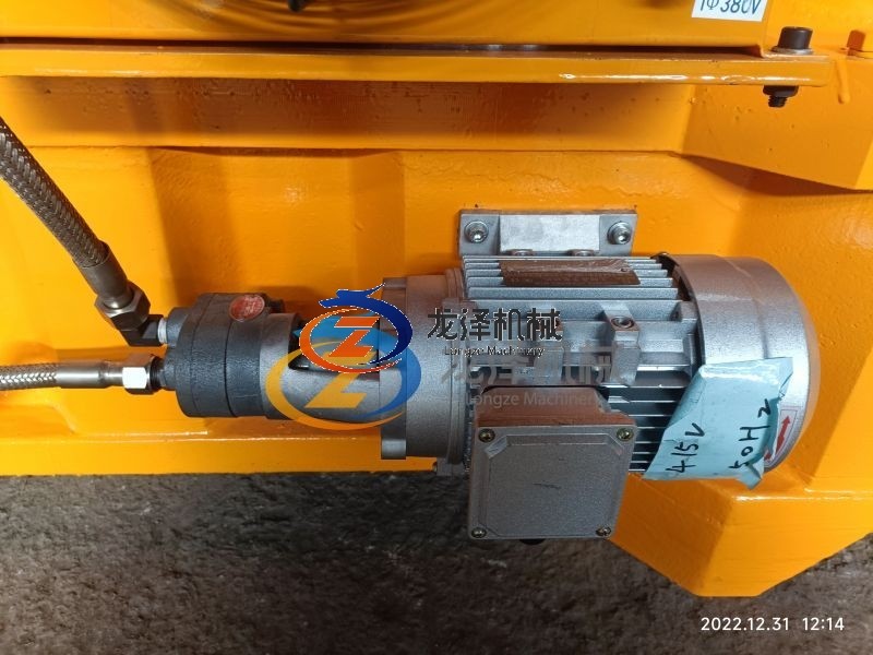 Export 90kw XGJ560 wood pellet machine to INDIA