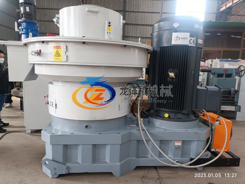 Export XGJ850 wood pellet machine to Vietnam