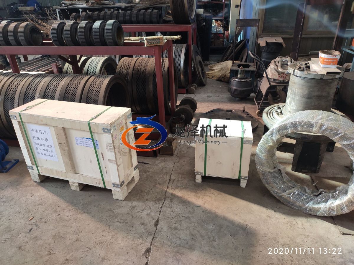 Shipment of XGJ560 pellet machine in South Africa