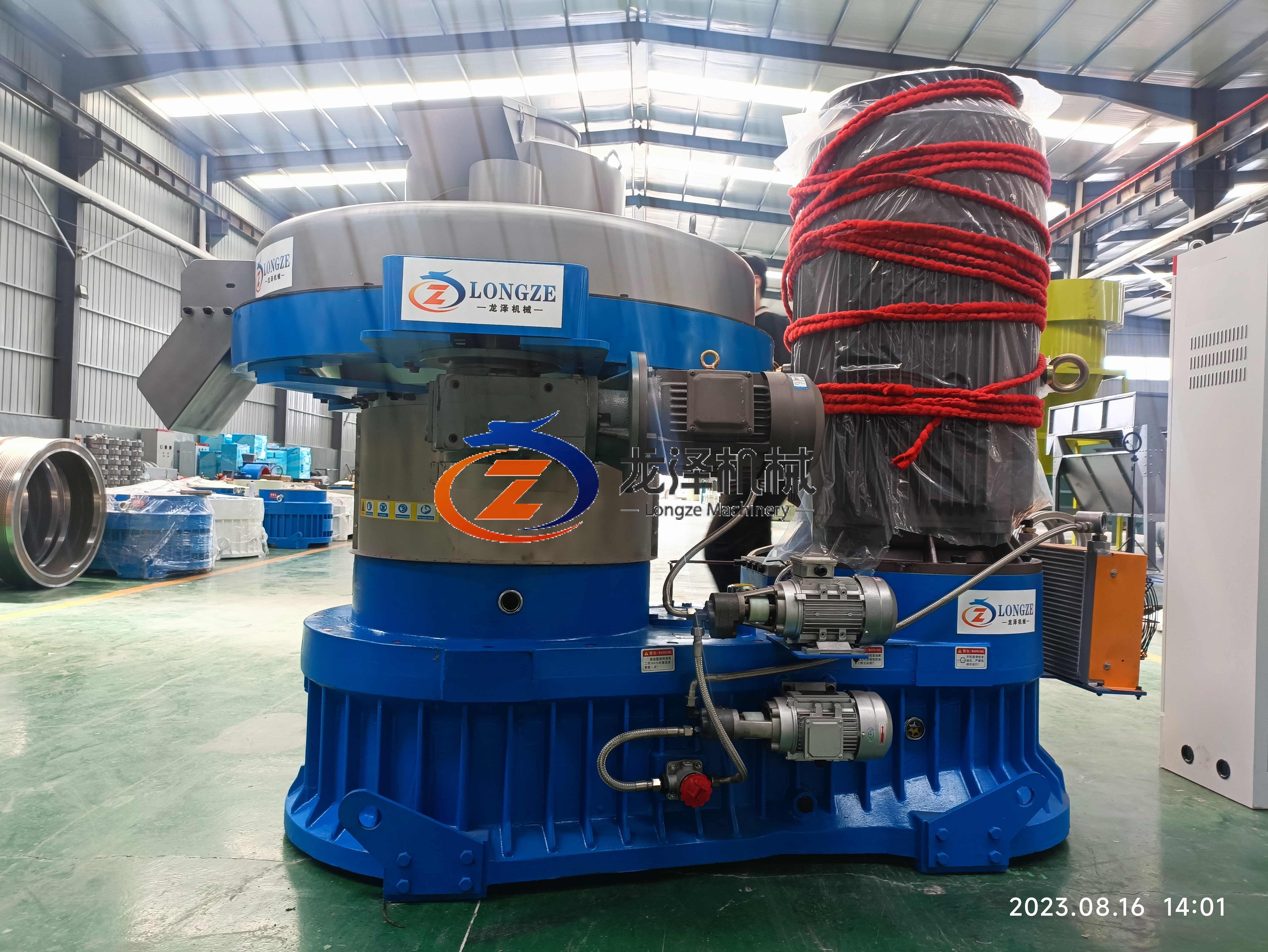 FEATURES DISPLAY OF THE EIGHTH GENERATION 132KW560 PELLET MACHINE