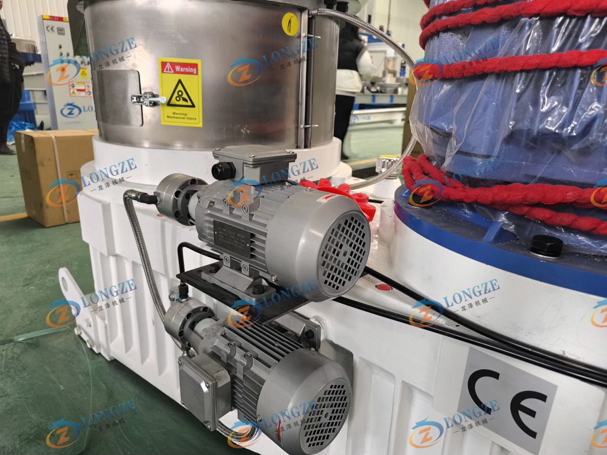 7TH 132KW XGJ560WOOD PELLET MACHINE SENT TO INDIA
