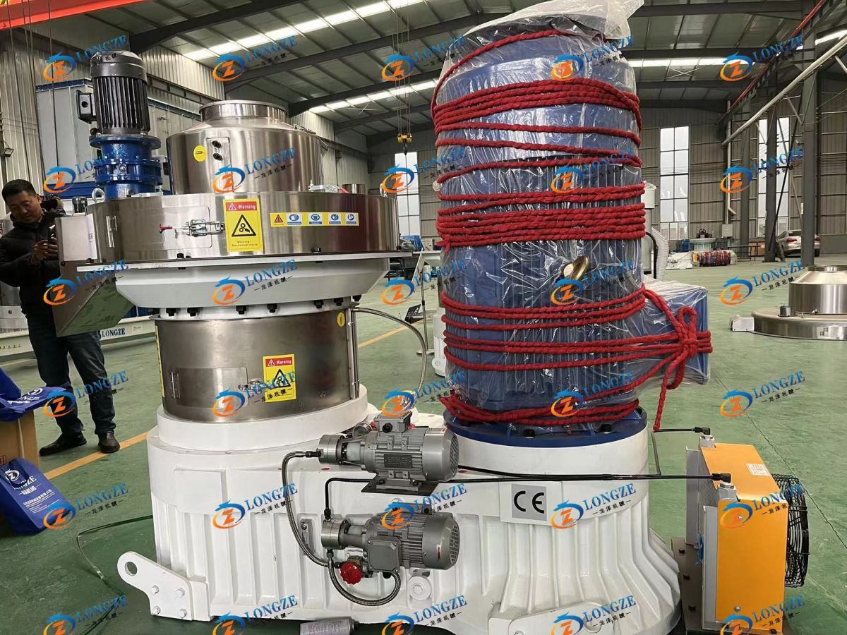 132KW XGJ560 WOOD PELLET MACHINE