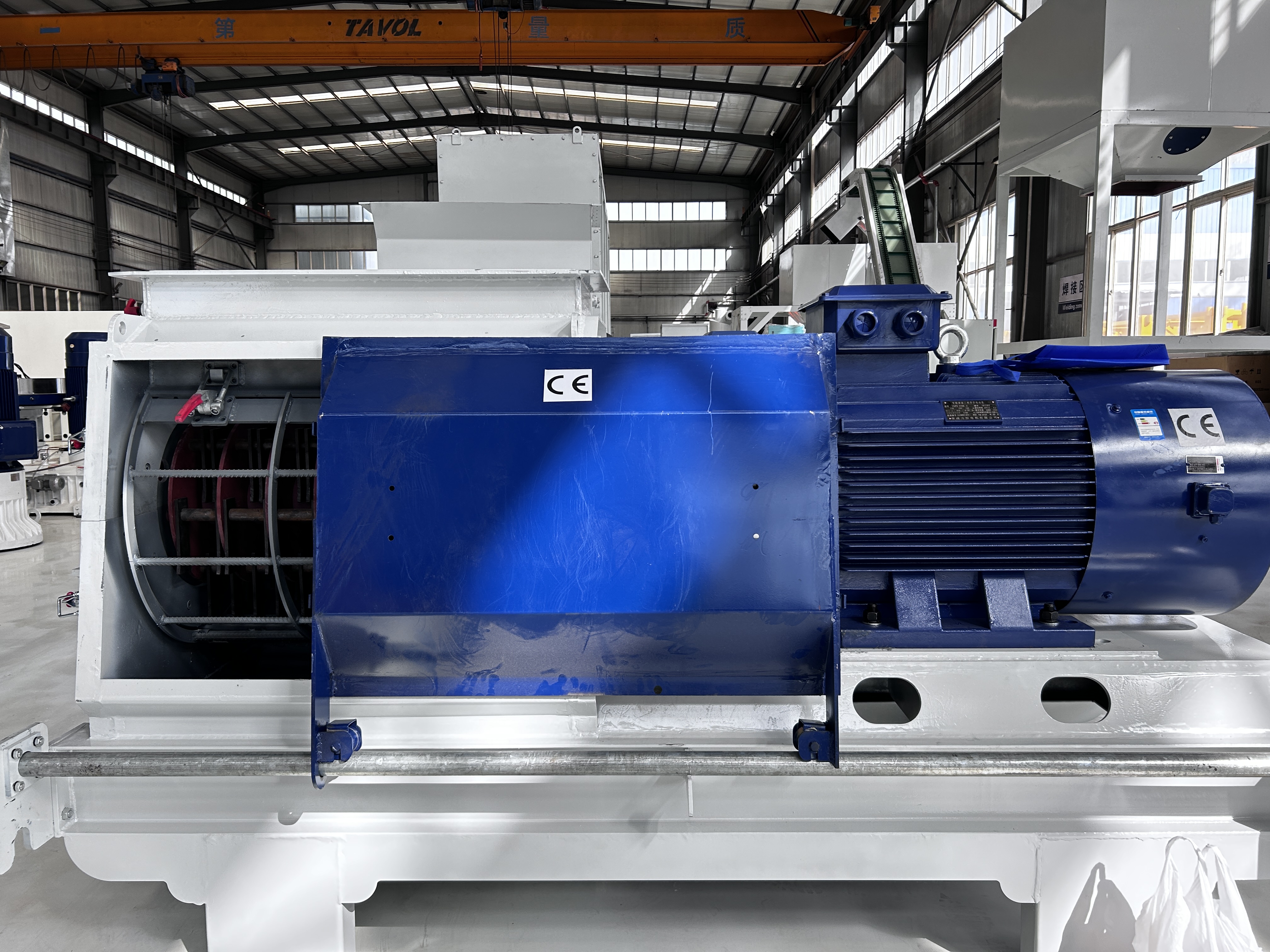 LONGZE 110KW hammer mill sent to India