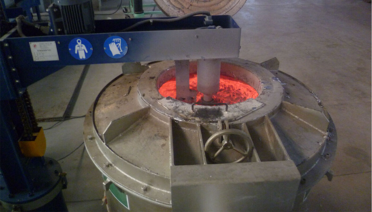Mobile Rotary Degassing and Fluxing Unit.jpg Mobile Rotary Degassing and Fluxing Unit