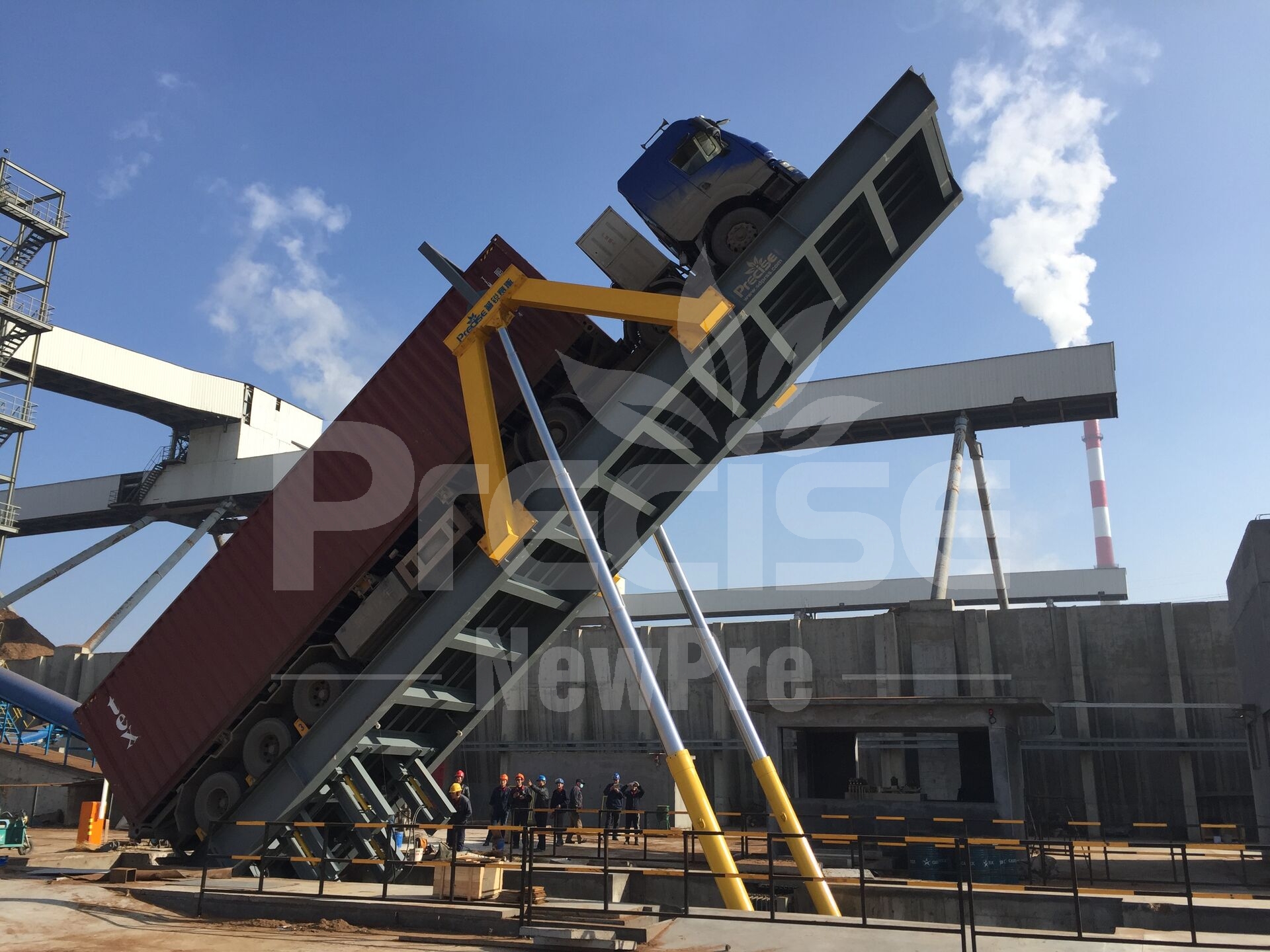 Double side support hydraulic truck dumper
