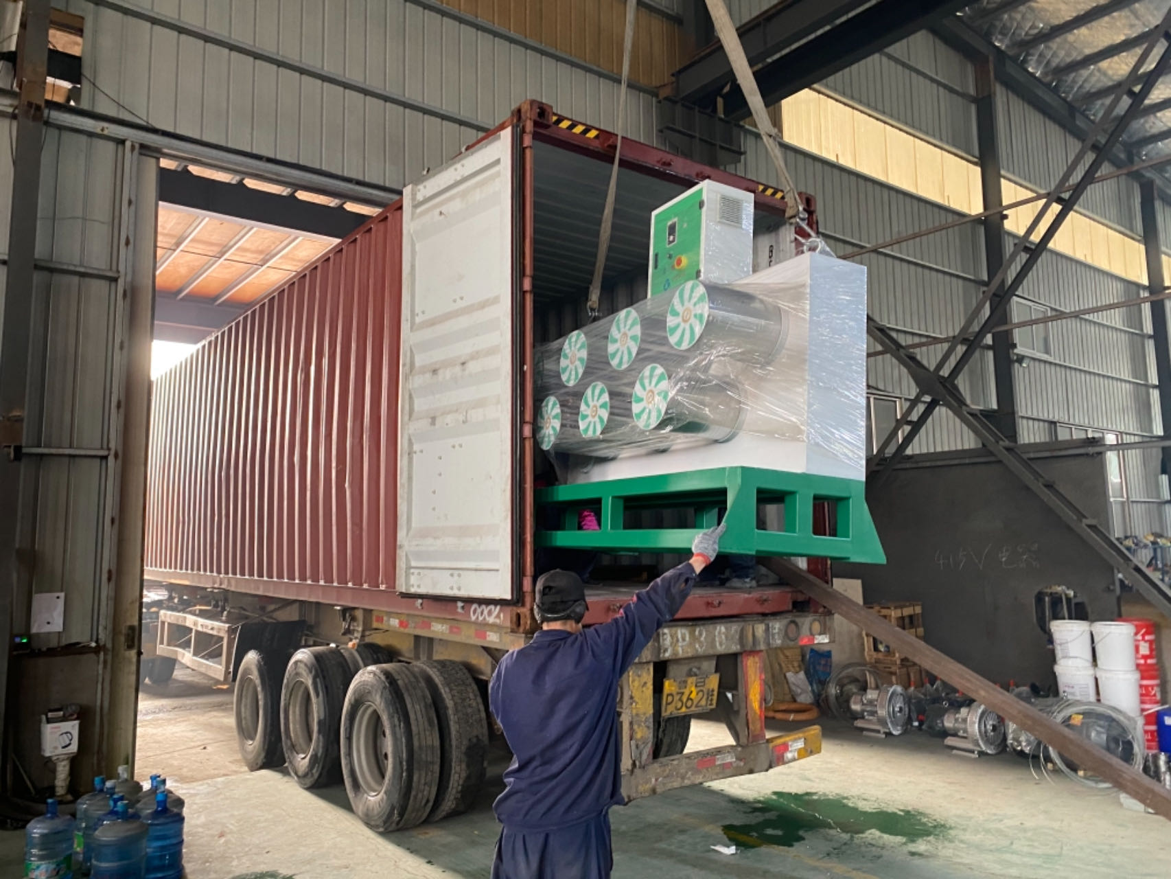 Regular customer bought a third PET brush filament production line to set up new factory in Cameroon Regular customer bought a third PET brush filament production line to set up new factory in Cameroon