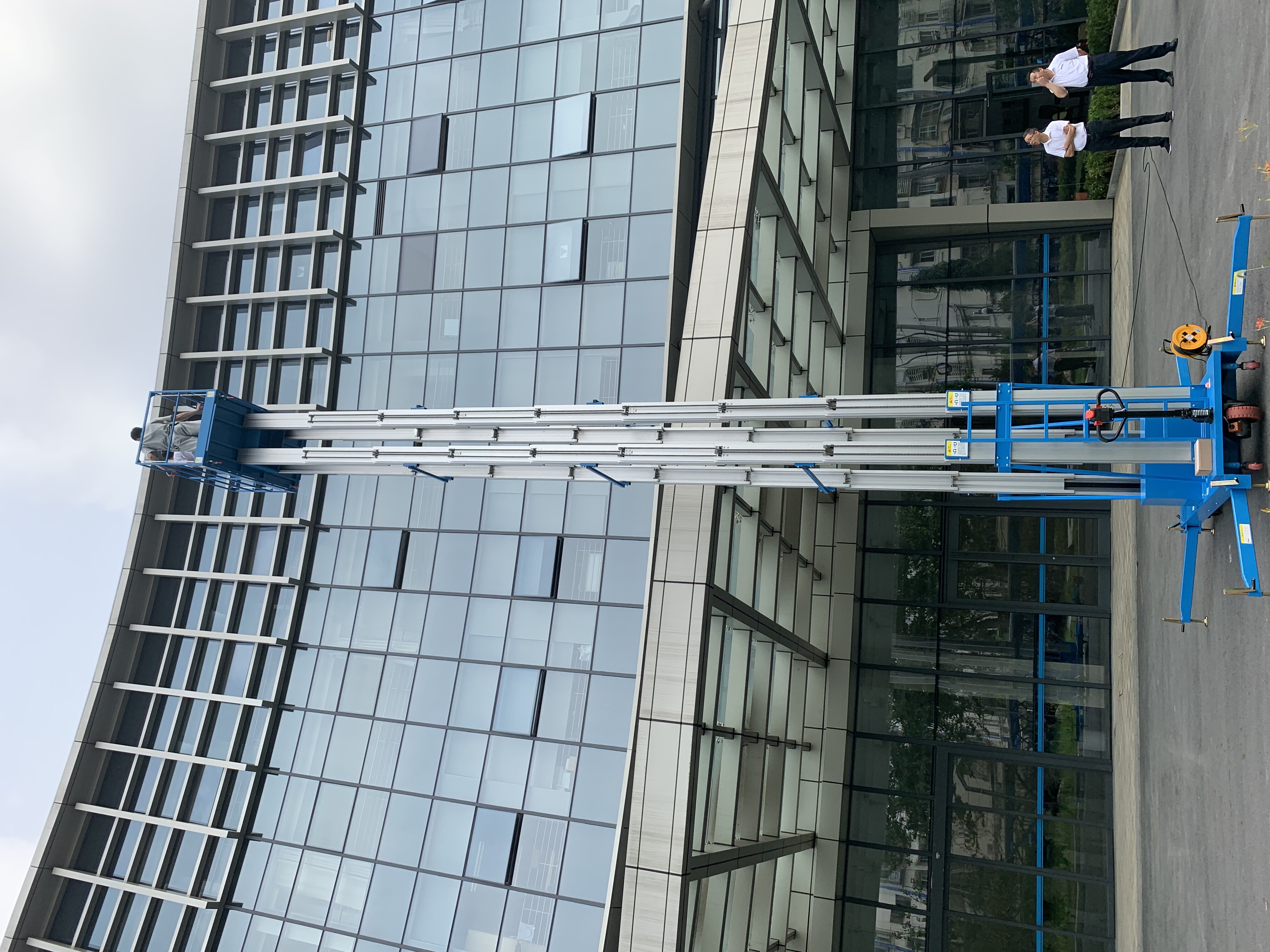 4 Masts Vertical Lift