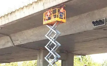 working for bridge maintaince