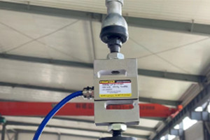 Electronic Universal Testing Machine