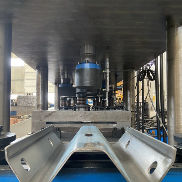 Highway Guardrail Roll Forming Machine