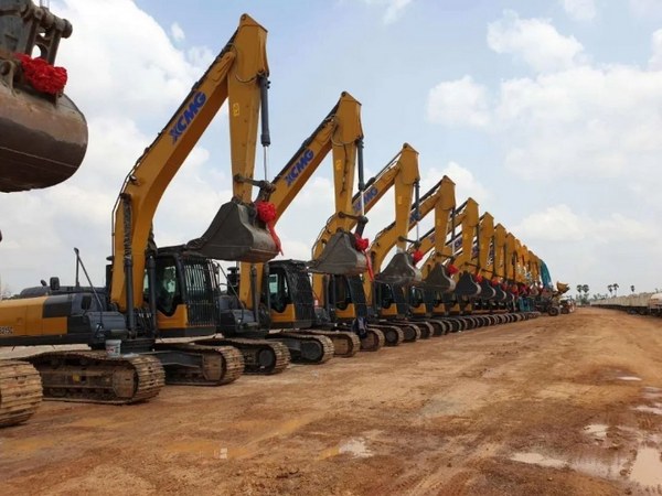 Une puissance venue de l’Est ! Les excavatrices XCMG contribuent à la coopération entre la Chine et le Cambodge