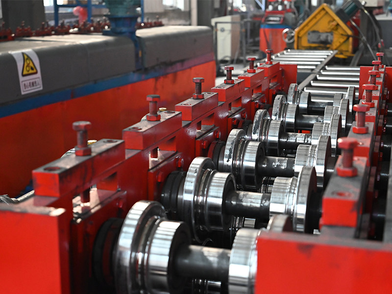 Welding beam cold bending forming machine