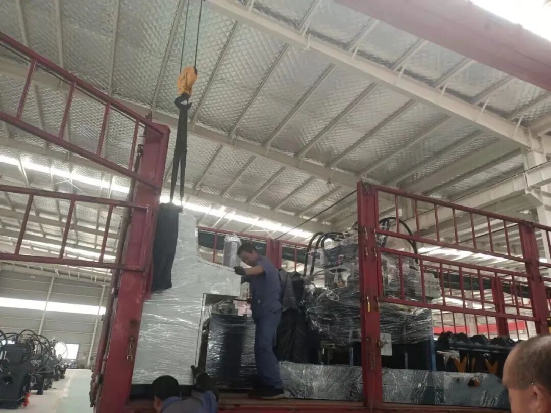 Línea compuesta de acero con canal de acero plano CNC BP1410 enviada al extranjero