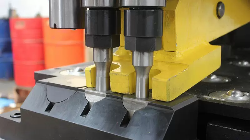Vídeos de la máquina punzonadora de placas