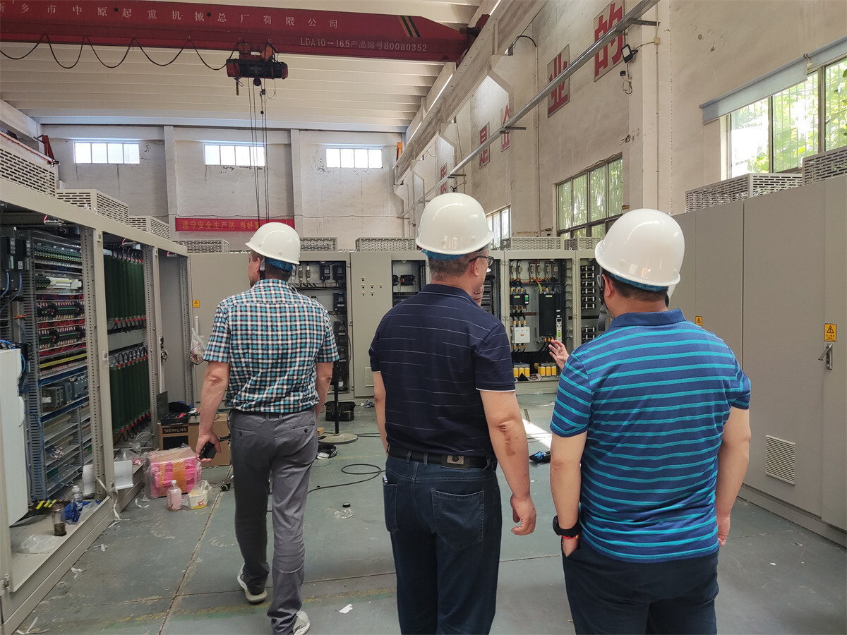 ¡Bienvenidos amigos alemanes a visitar la fábrica de Jinan Ritec!