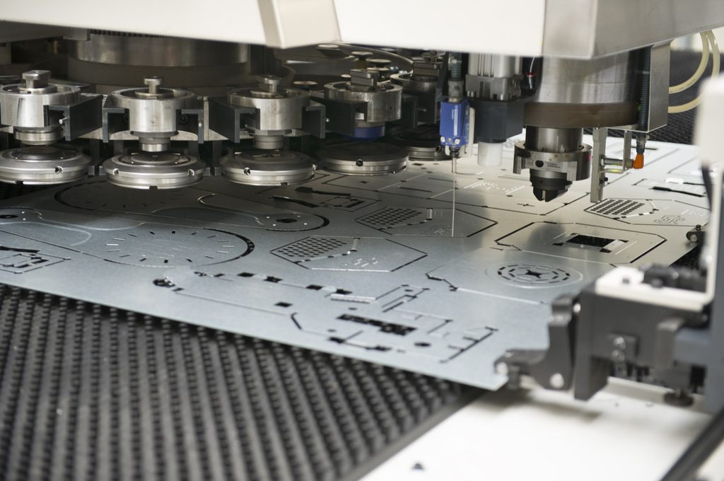 Máquinas de punzonado CNC con torreta