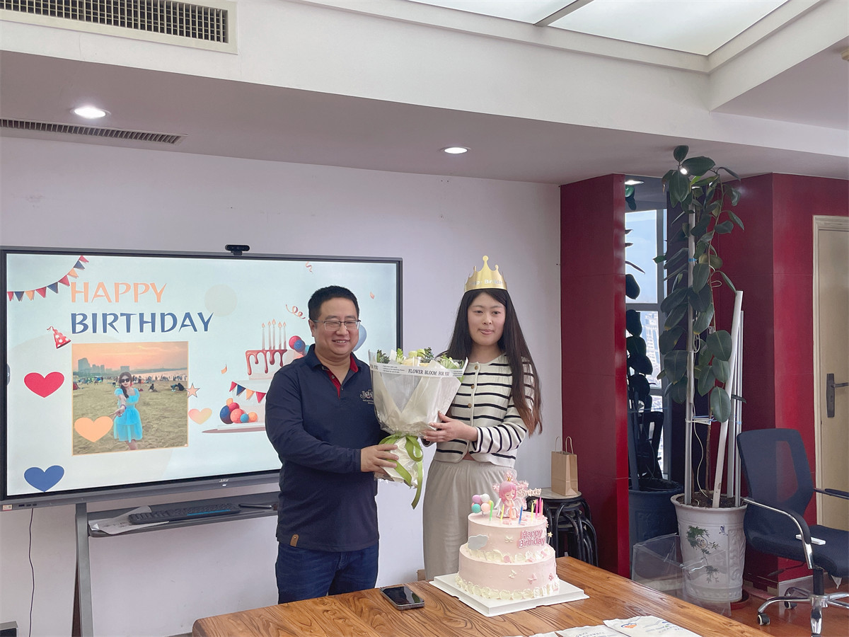 Jinan Ritec Celebrates Heidi’s Birthday