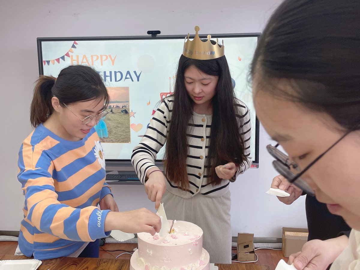 Jinan Ritec Celebrates Heidi’s Birthday