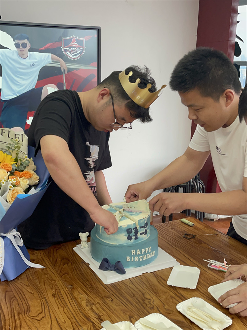 ¡Jinan Ritec celebra el cumpleaños de Kevin Lau!