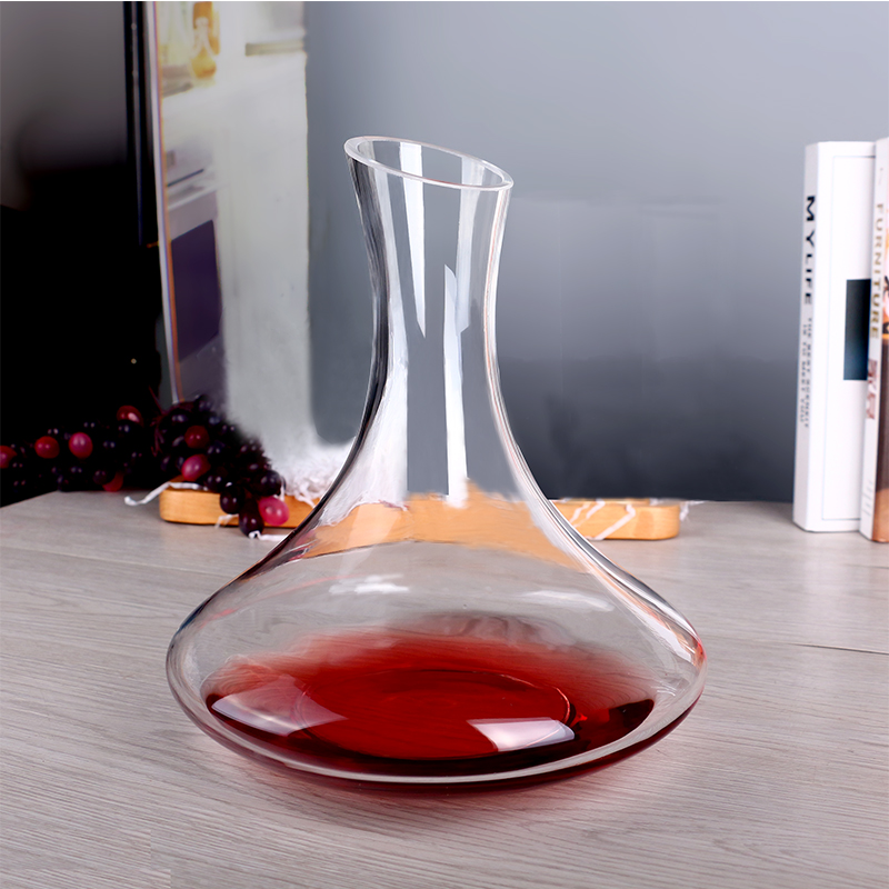 Carafe inclinable à trois points