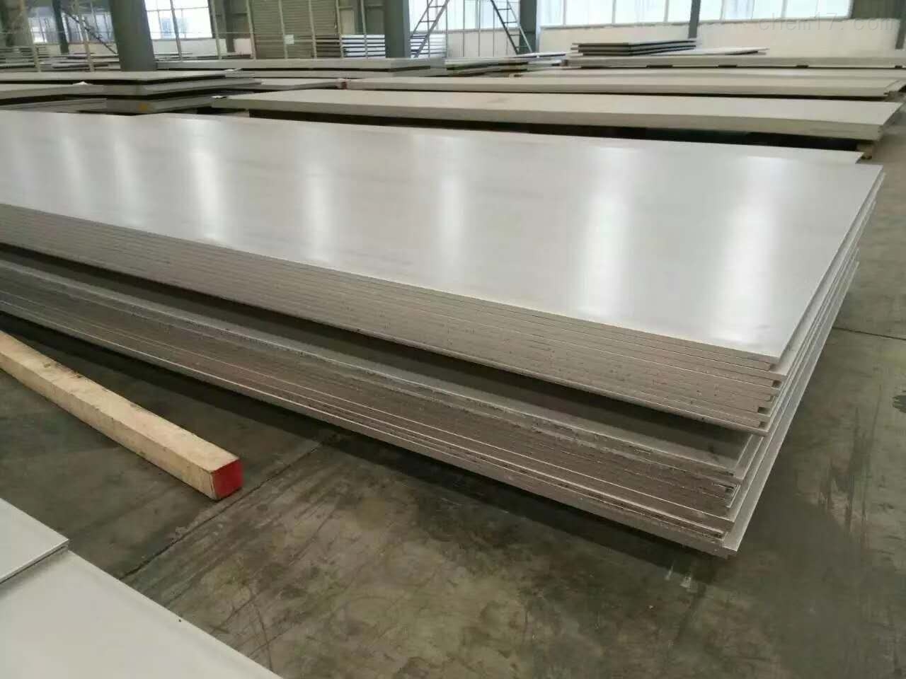 Galvanized Sheet vs Stainless Steel: Which Material Reigns Supreme?